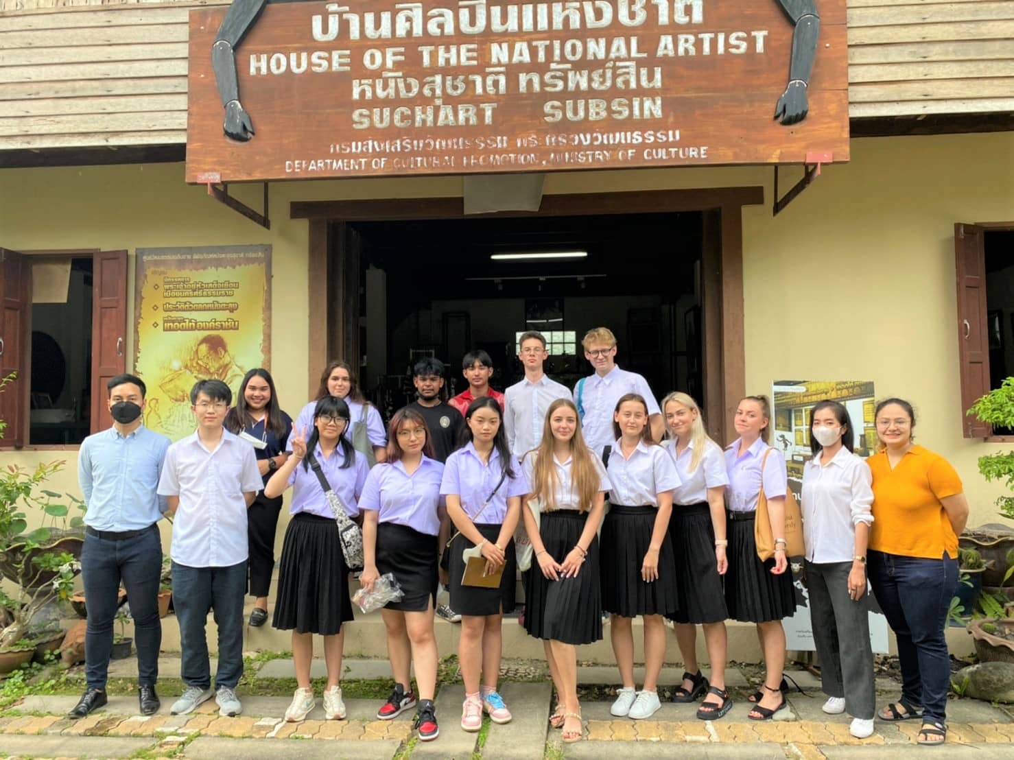 WUIC Organizes “Cultural City Tour for Exchange and Chinese Students” in Nakhon Si Thammarat CBD